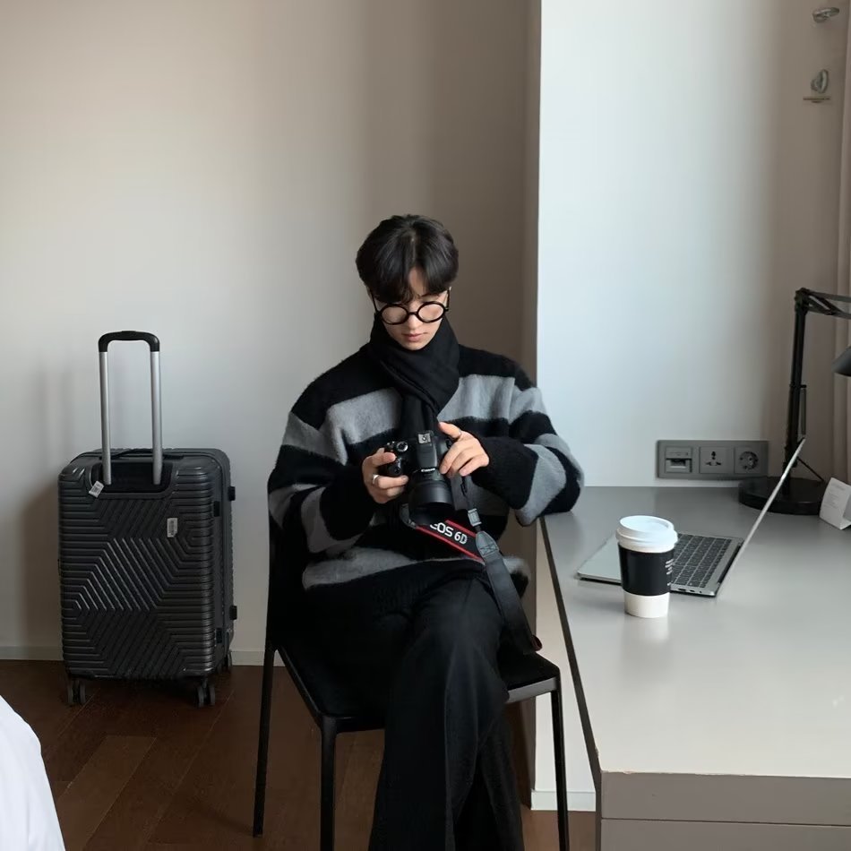 Round Neck Striped Design Sense Niche Soft Glutinous Sweater